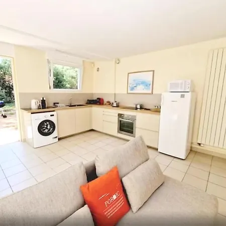 De 3 A Michel Chef Chef A 70 M De La Plage Avec Terrasse Amenagee Et Wifi Apartment *